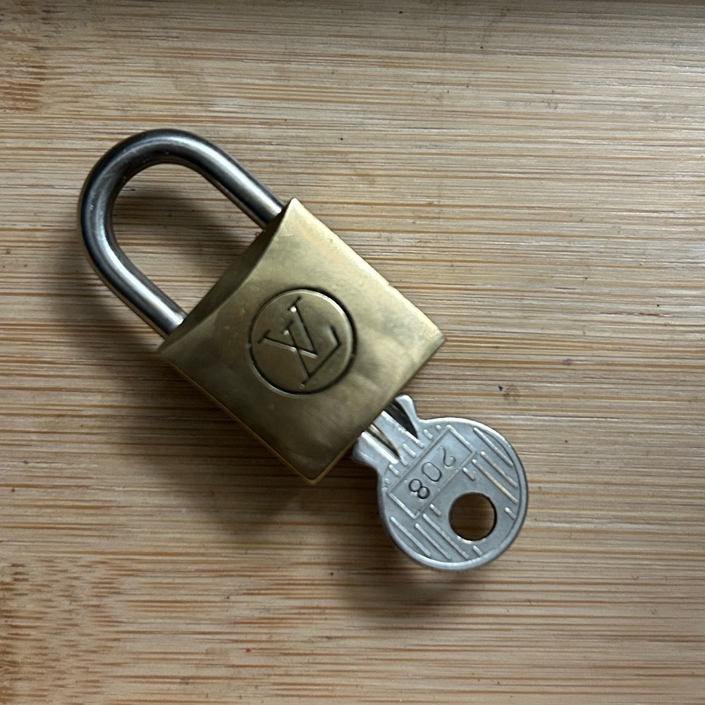 Sale ~ Louis Vuitton #208 Lock & Key, 100% Authentic